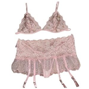 🛑 SOLD ‼️ Frederick’s of HOLLYWOOD | French Lace — 4-Piece — Intimates Set